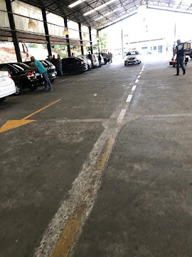 Fila de veículos no posto de vistoria